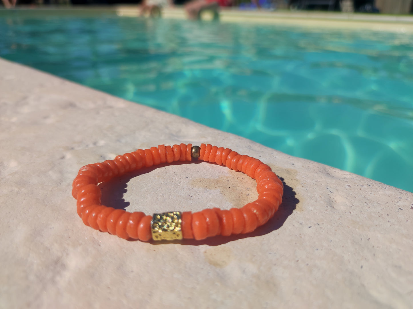CAMÉLÉON DORÉ - bracelet orange- perles africaines krobo
