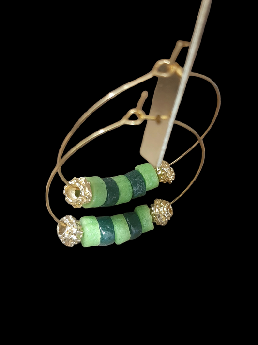 ECLECTIQUE- Boucles d'oreilles créoles en perles de verre recyclé - MIRLOVE