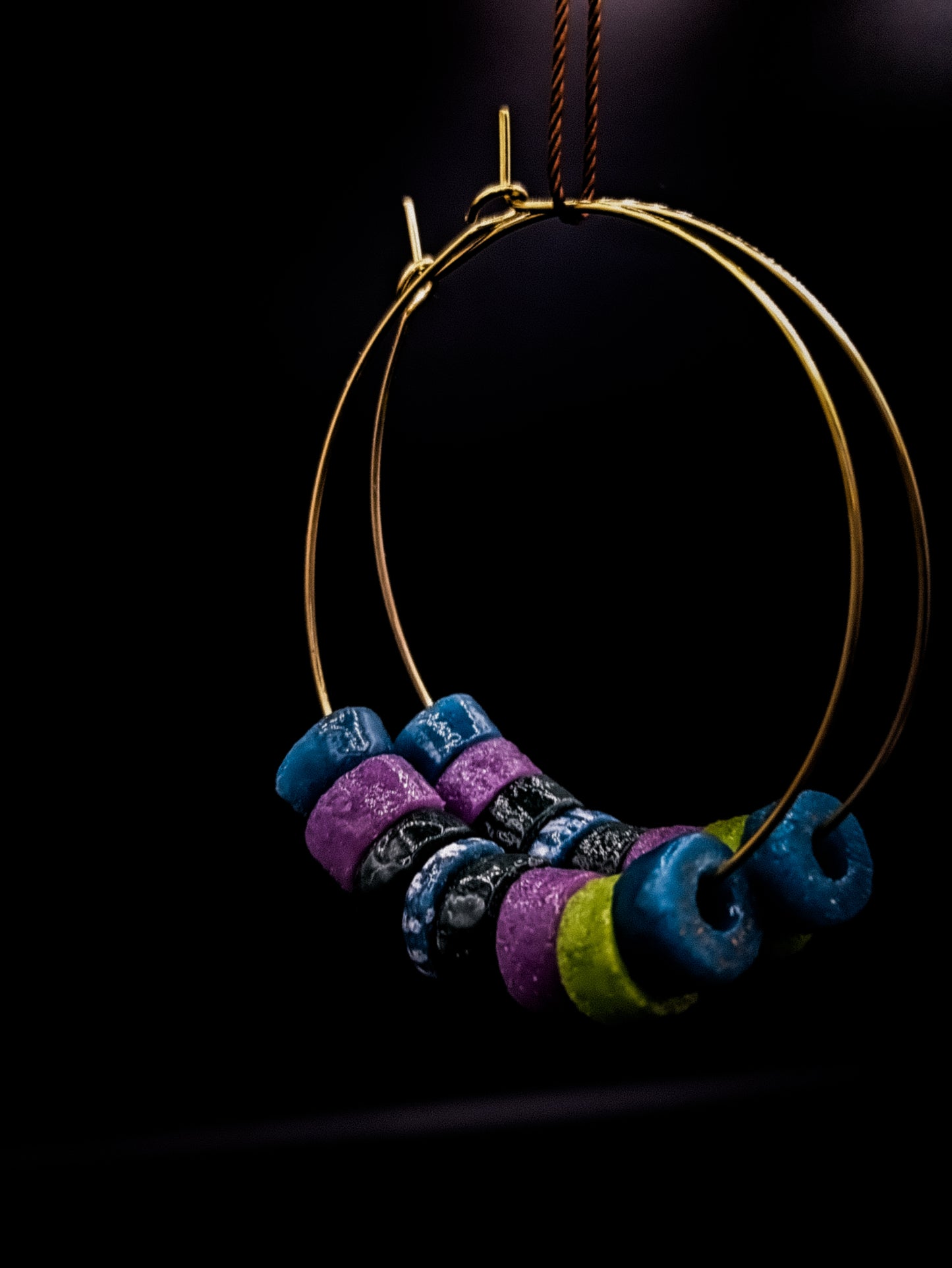 CAMELEON- Boucles d'oreilles créoles en perles de verre recyclé -Surprise