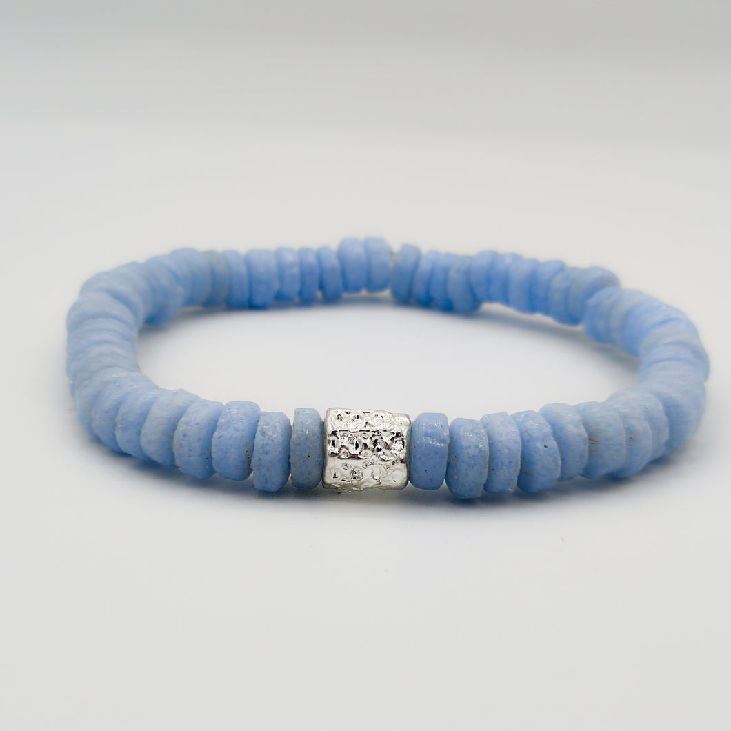 CAMÉLÉON ARGENT - Bracelet bleu pastel- perles africaines krobo