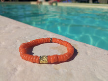 Charger l&#39;image dans la galerie, [[ CAMÉLÉON DORÉ ]]  - bracelet orange- perles africaines krobo

