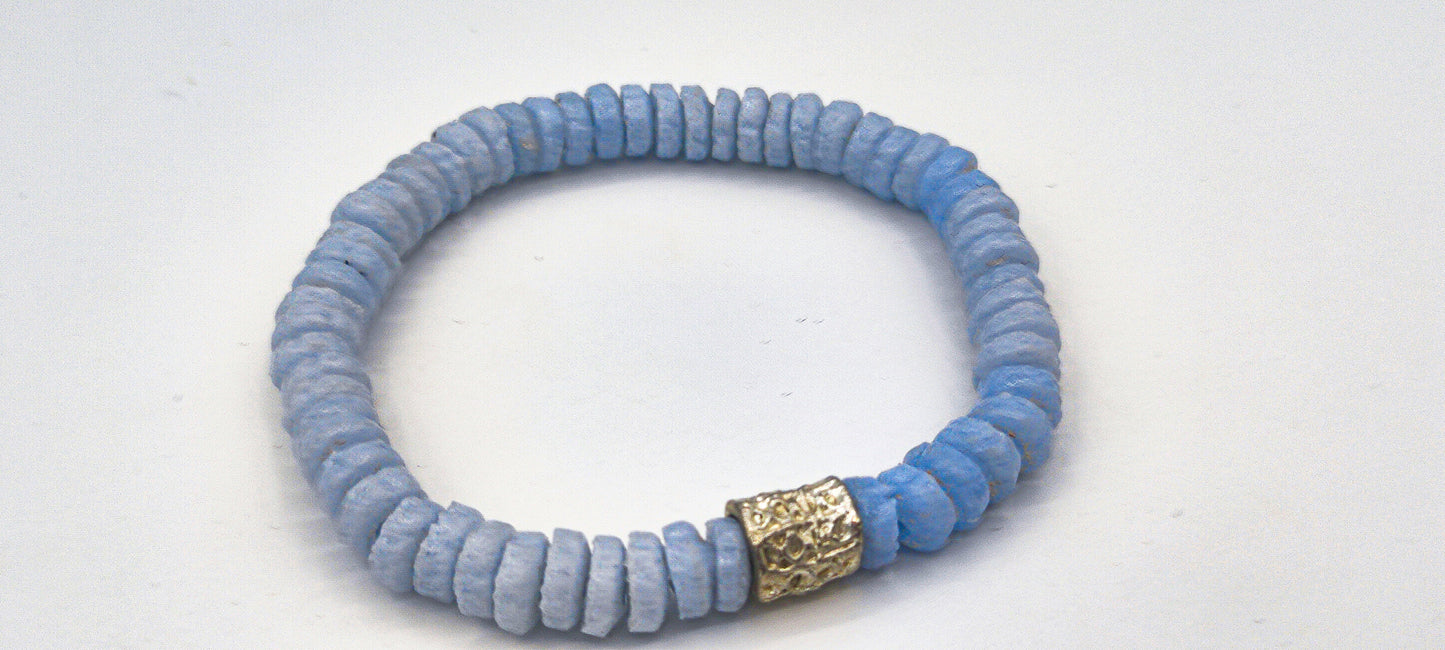 CAMÉLÉON ARGENT - Bracelet bleu pastel- perles africaines krobo