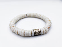 Charger l&#39;image dans la galerie, CAMÉLÉON ARGENT- bracelet blanc- perles africaines krobo
