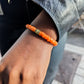 CAMÉLÉON DORÉ - bracelet orange- perles africaines krobo