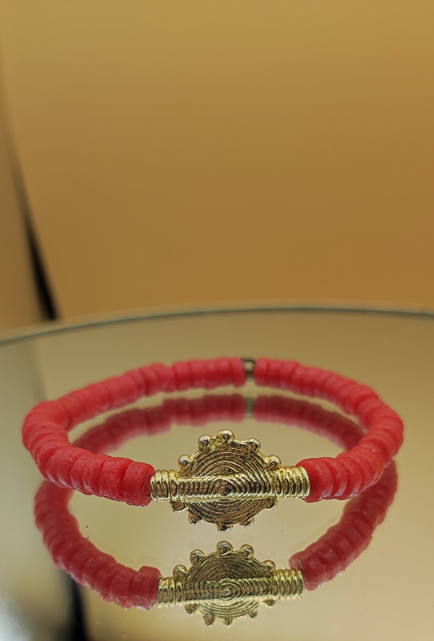 CAMÉLÉON - Bracelet  rouge- perles africaines krobo