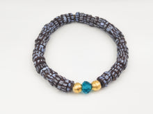 Charger l&#39;image dans la galerie, GNONLIVI- bleu ciel- perles africaines krobo
