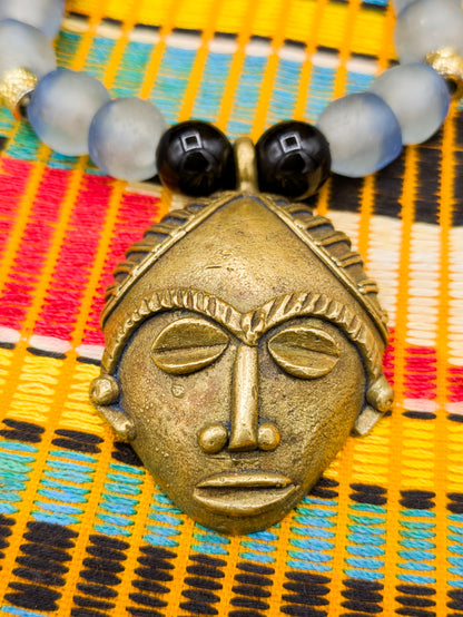 APOGÉE - collier noir tête- moyen- Perles africaines krobo- 12