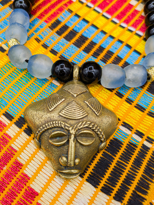 APOGÉE - collier noir tête- moyen- Perles africaines krobo- 1