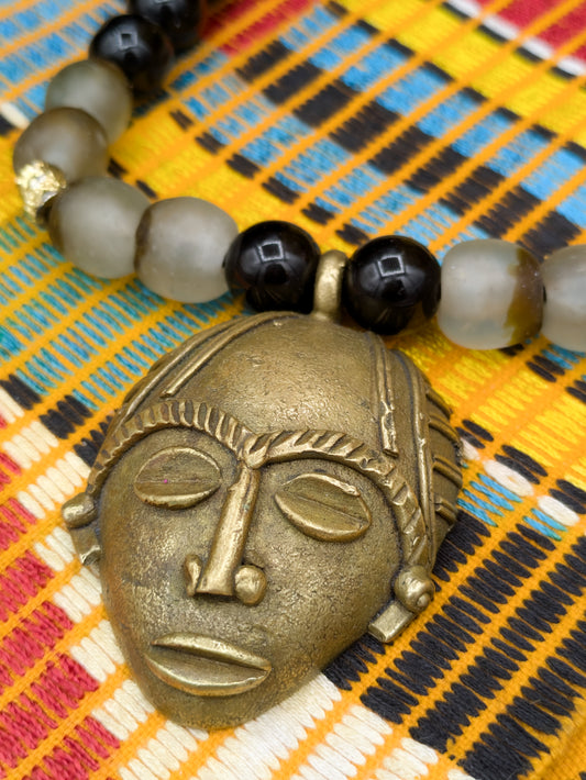 APOGÉE - collier noir tête- moyen- Perles africaines krobo-10