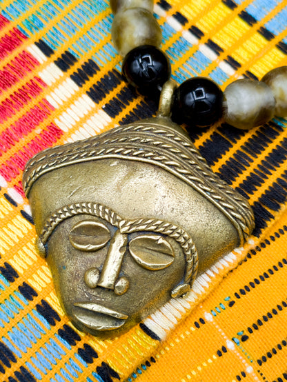 APOGÉE - collier noir tête- moyen- Perles africaines krobo- 5.2