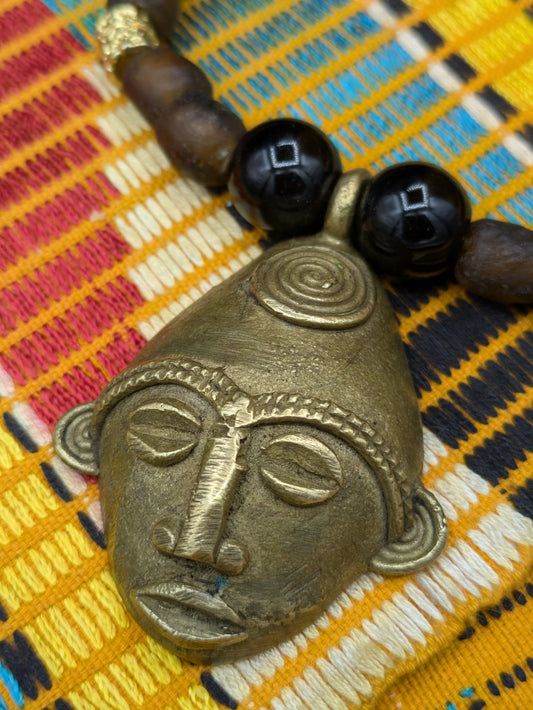 APOGÉE - collier noir tête- moyen- Perles africaines krobo-17