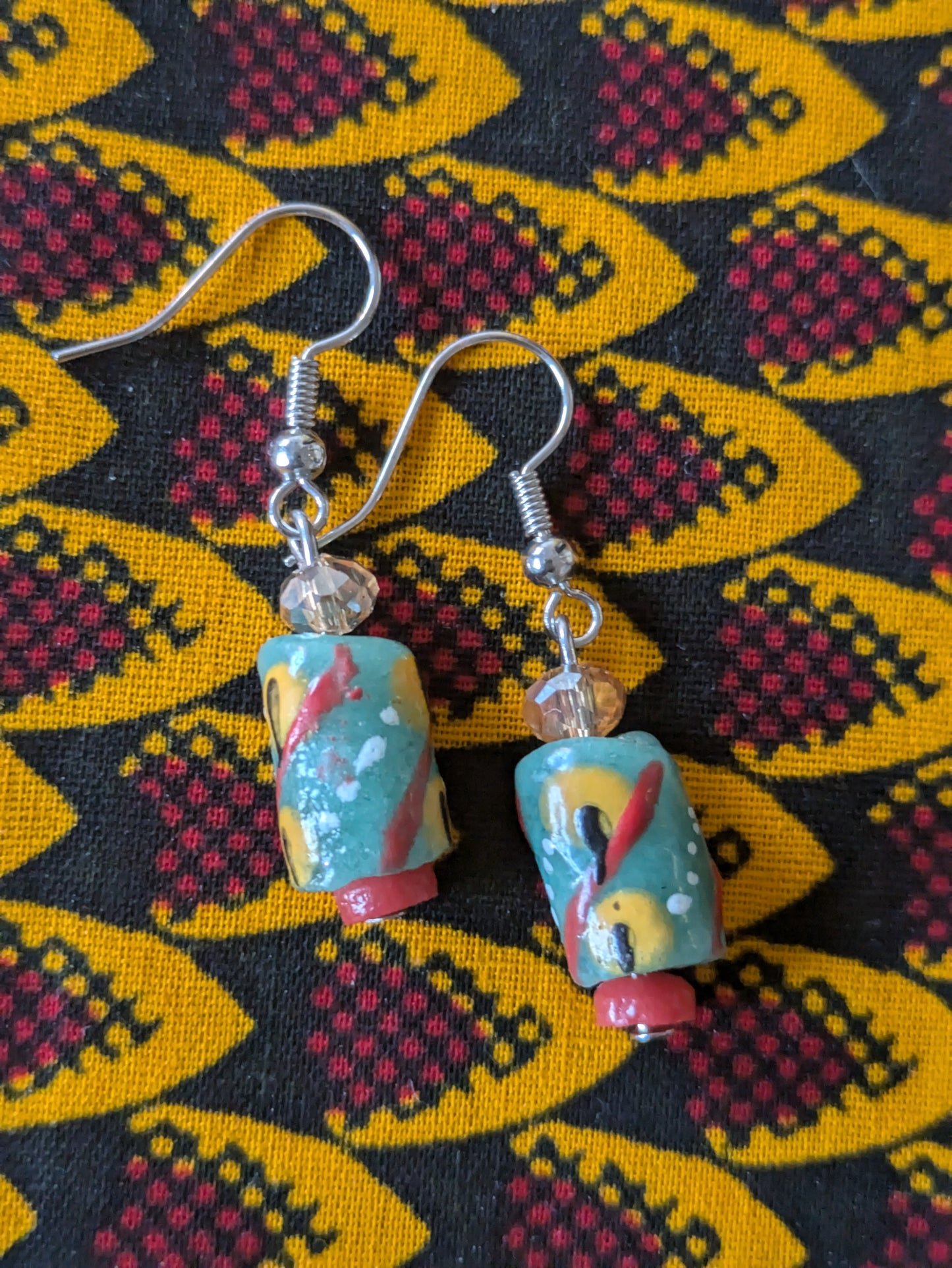 Pendientes de flores verdes - cuentas krobo africanas