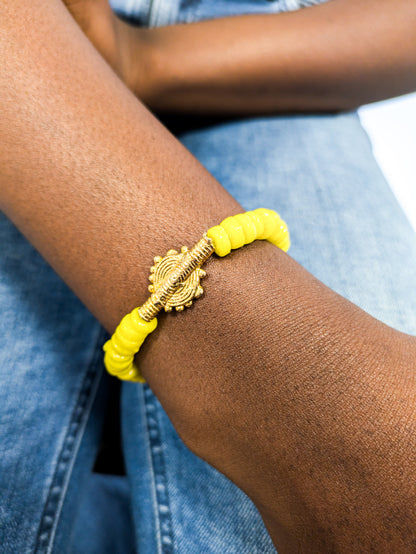 [[ CHAMELEON ]]- Pulsera amarilla fluorescente- Cuentas krobo africanas 