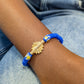CAMÉLÉON FLORAL - Bracelet bleu en perles africaines Krobo-modèle myrtille.