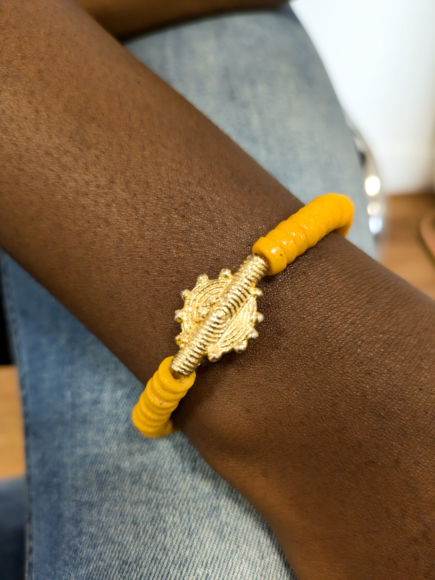 [[ CHAMELEON ]]- pulsera amarilla- Cuentas krobo africanas 