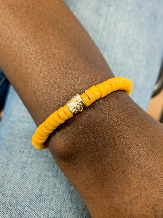 CAMÉLÉON DORÉ  - bracelet jaune- perles africaines krobo