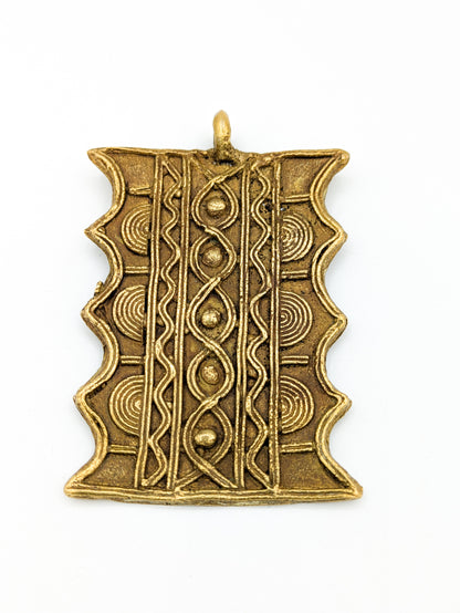 Pendentif en Bronze – Artisanal et Authentique (n°1)
