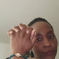 CAMÉLÉON.              Bracelet vert- perles africaines krobo.              Perle akan couleur or