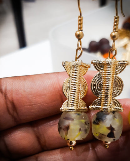 TILA-  boucles d'oreilles- ÉCLATANTES