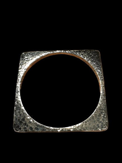MALINDI- Jonc bronze martelé- CARRÉ enveloppant
