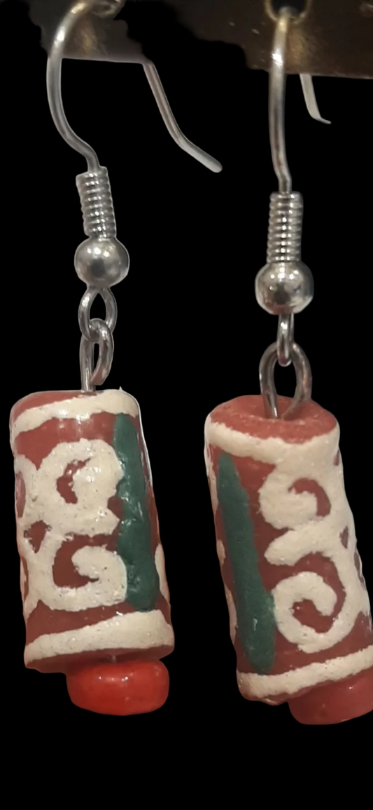 ALVÉOLE.                  Boucles rouge et beige
