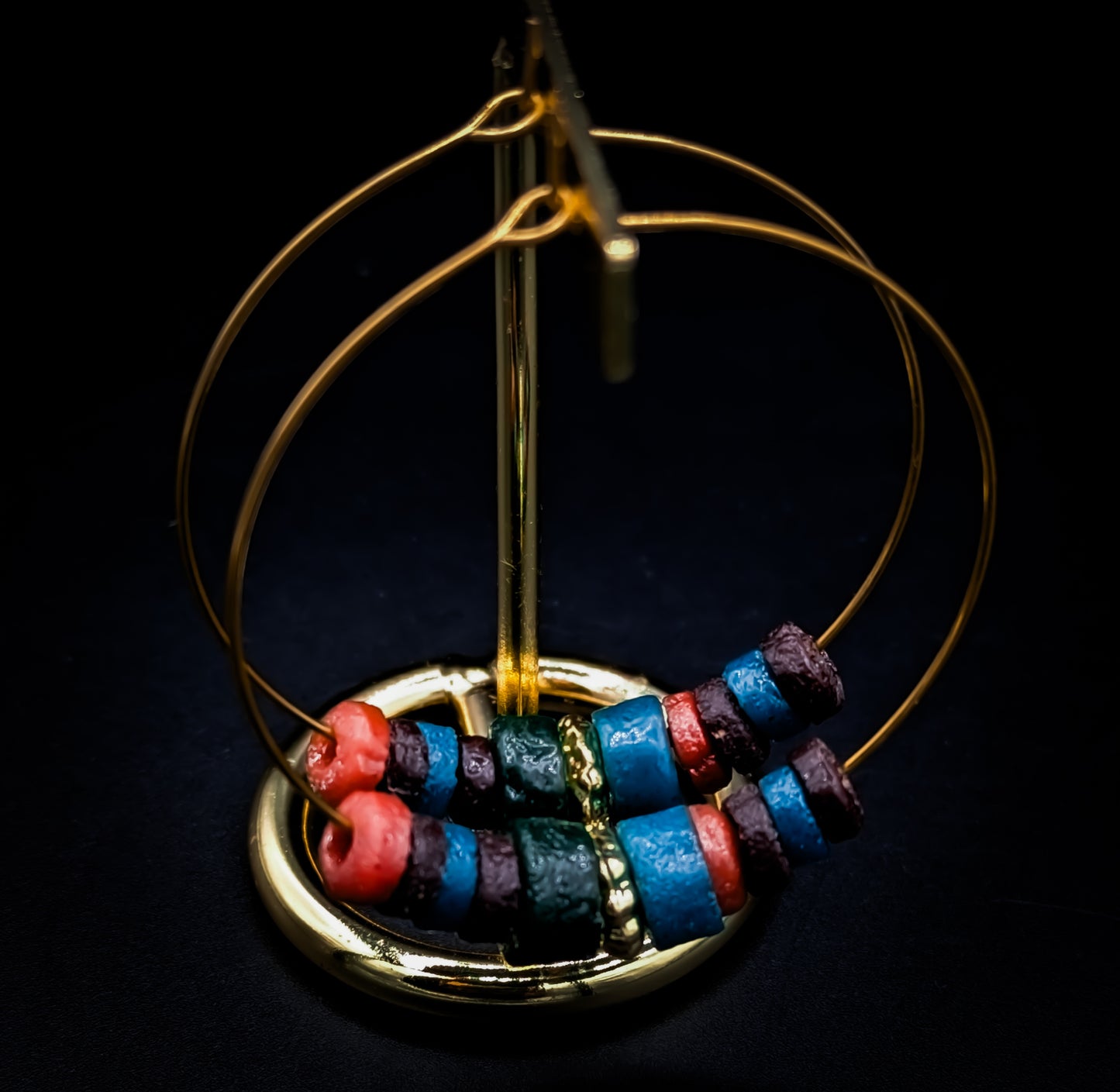 CAMELEON- Boucles d'oreilles créoles en perles de verre recyclé - Boisées