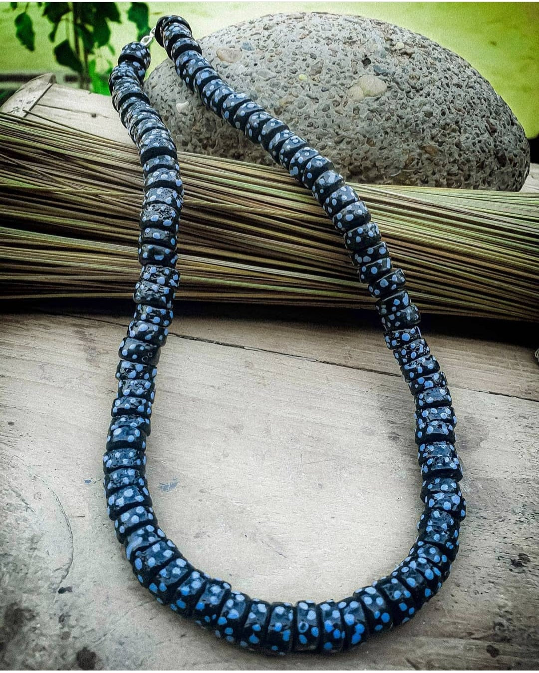 ASH BLUE- collar de cuentas Krobo azul-cuentas krobo africanas