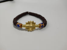 Charger l&#39;image dans la galerie, [[ CAMÉLÉON FLORAL ]] Bracelet marron en perles Krobo-modèle boisé
