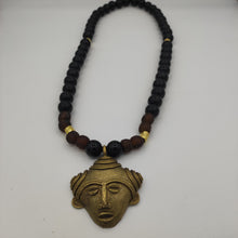 Charger l&#39;image dans la galerie, APOGÉE - collier noir tête- moyen- Perles africaines krobo
